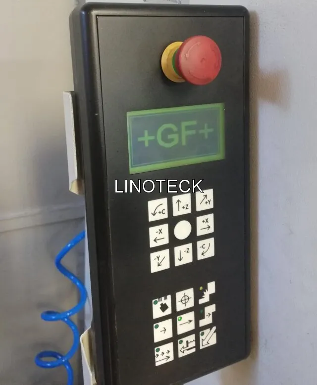 Manutenção Máquina corte eletroerosão fio elétrico CNC penetração Agie Charmilles Form 25 Manutenção Máquina corte eletroerosão fio elétrico CNC penetração Agie Charmilles Form 25